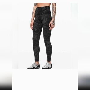 NWOT Women's Multicolor Camo Leggings Size M, Make a Offer!